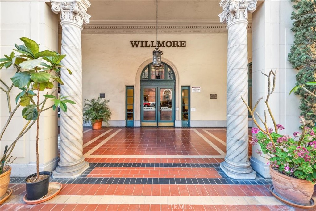 315 W 3rd Street 301