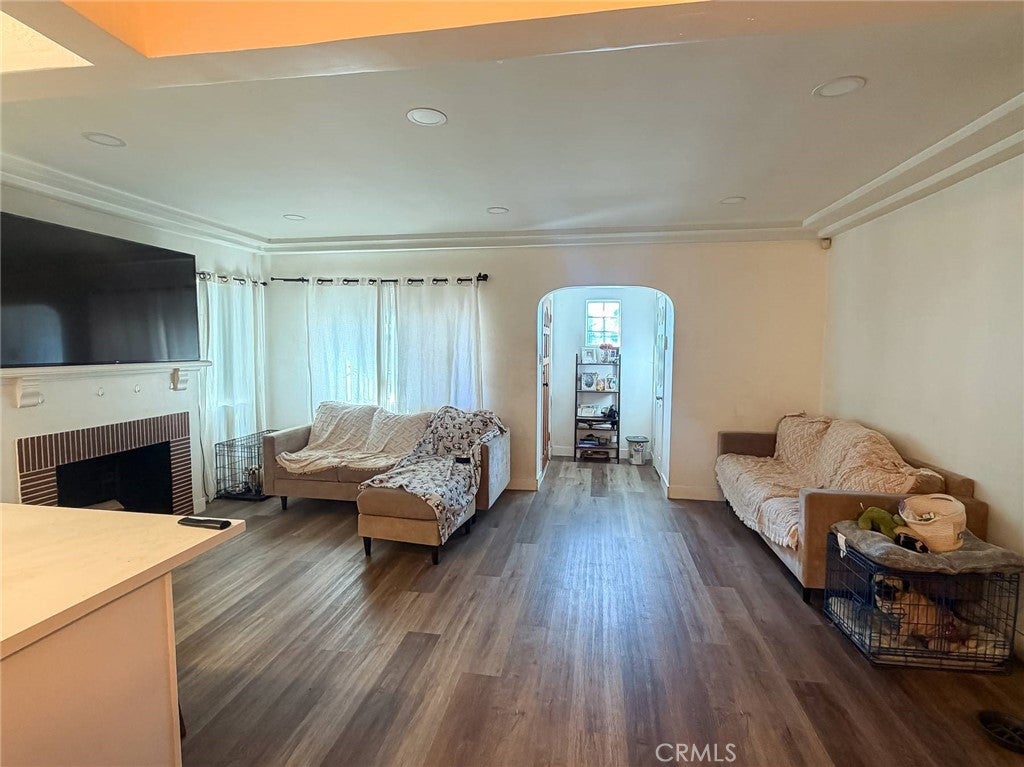 4027 Santa Ana