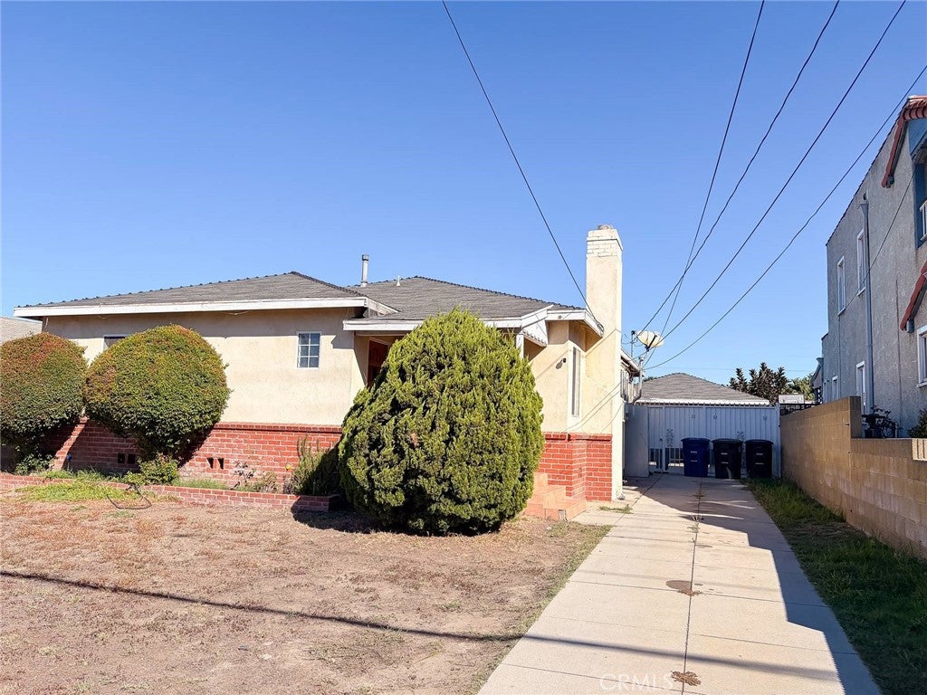 4027 Santa Ana