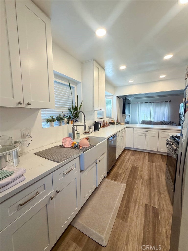 4027 Santa Ana