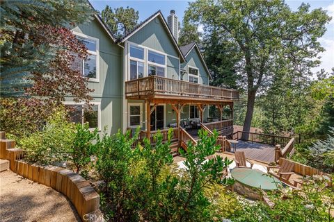 Photo of 929 Lucerne Lane, Lake Arrowhead, CA 92352 (MLS # IG25219528)