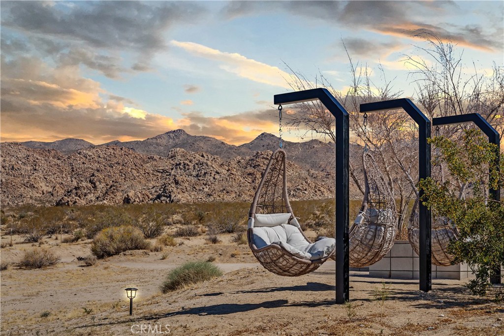 7190 Lawrence Avenue