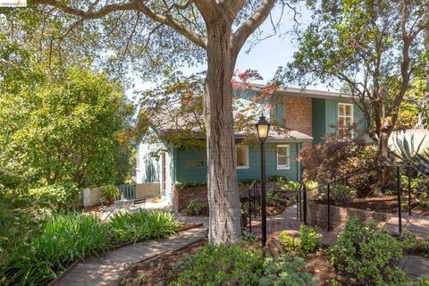 Photo of 5727 La Salle Ave Ave, Oakland, CA 94611 (MLS # 41131430)