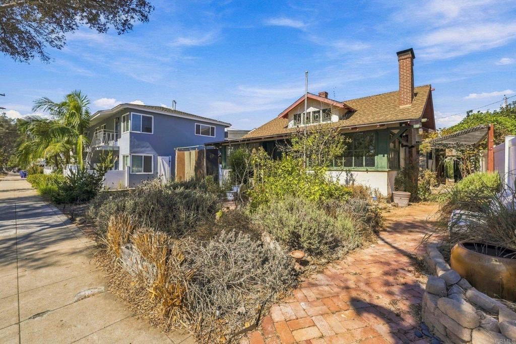 848 Olive Avenue