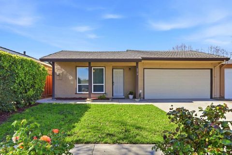 Photo of 2019 Malden Avenue, San Jose, CA 95122 (MLS # ML82038053)