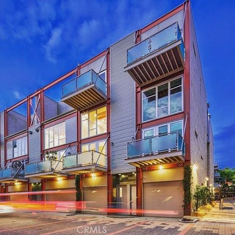 3450 Cahuenga Boulevard 402 Universal City CA 90068