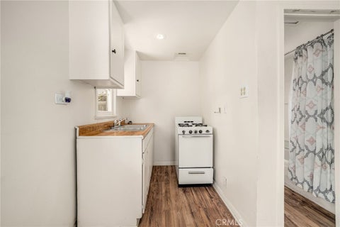 Tiny photo for 504 N Reese Place, Burbank, CA 91506 (MLS # GD26158161)
