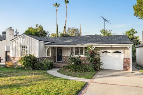 Tiny photo for 504 N Reese Place, Burbank, CA 91506 (MLS # GD26158161)