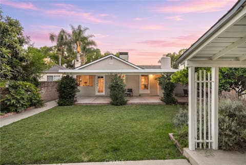Tiny photo for 504 N Reese Place, Burbank, CA 91506 (MLS # GD26158161)