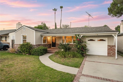Photo of 504 N Reese Place, Burbank, CA 91506 (MLS # GD26158161)