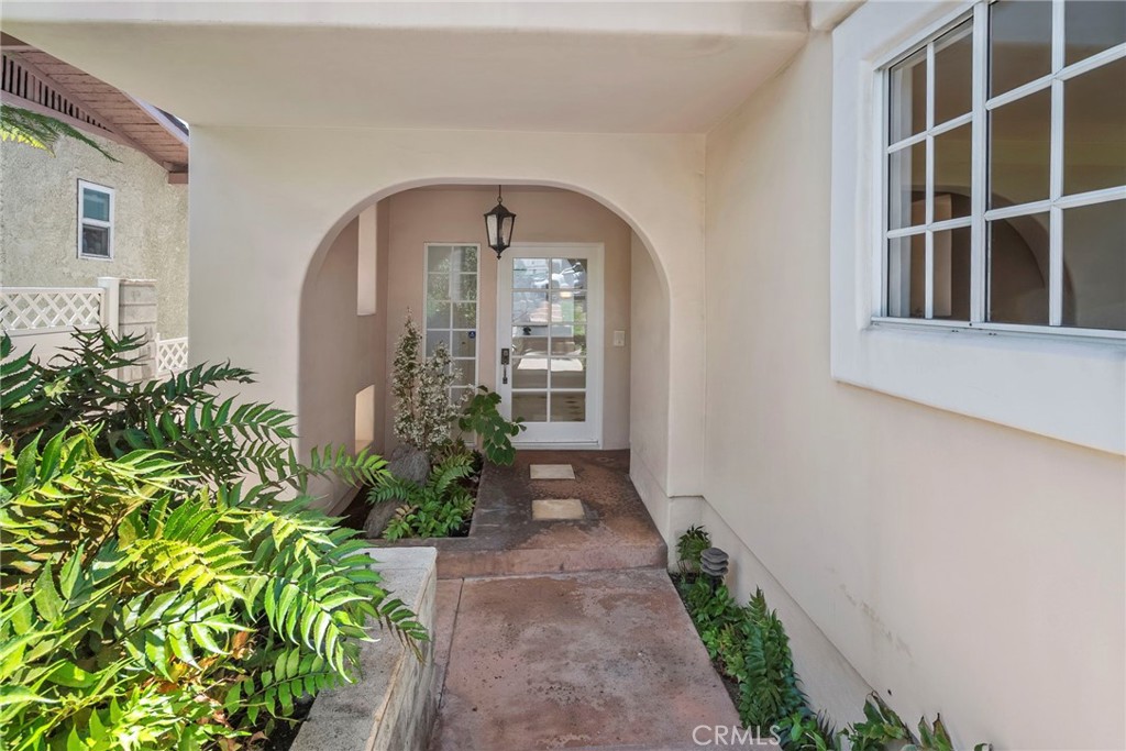 318 E Maple Avenue