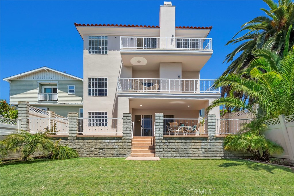 318 E Maple Avenue