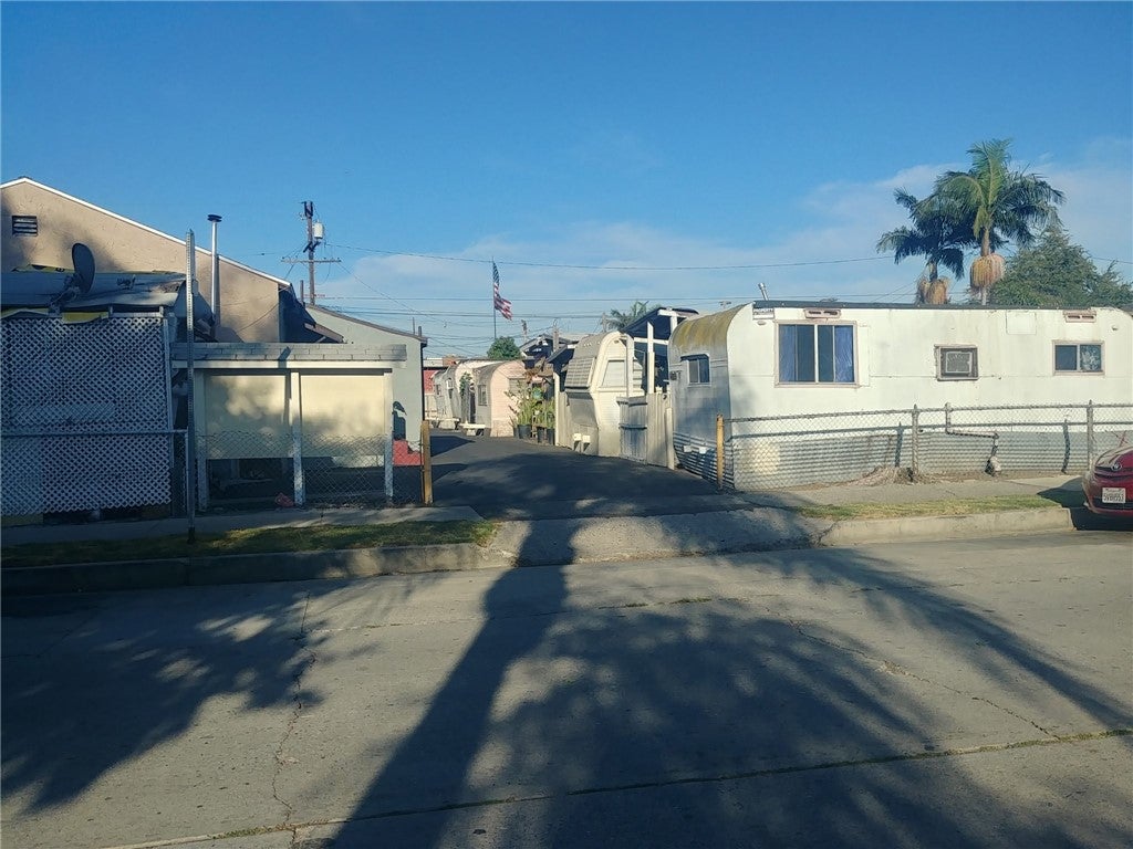 Photo 1 of 3 — 2150 E 87, Los Angeles, CA 90002