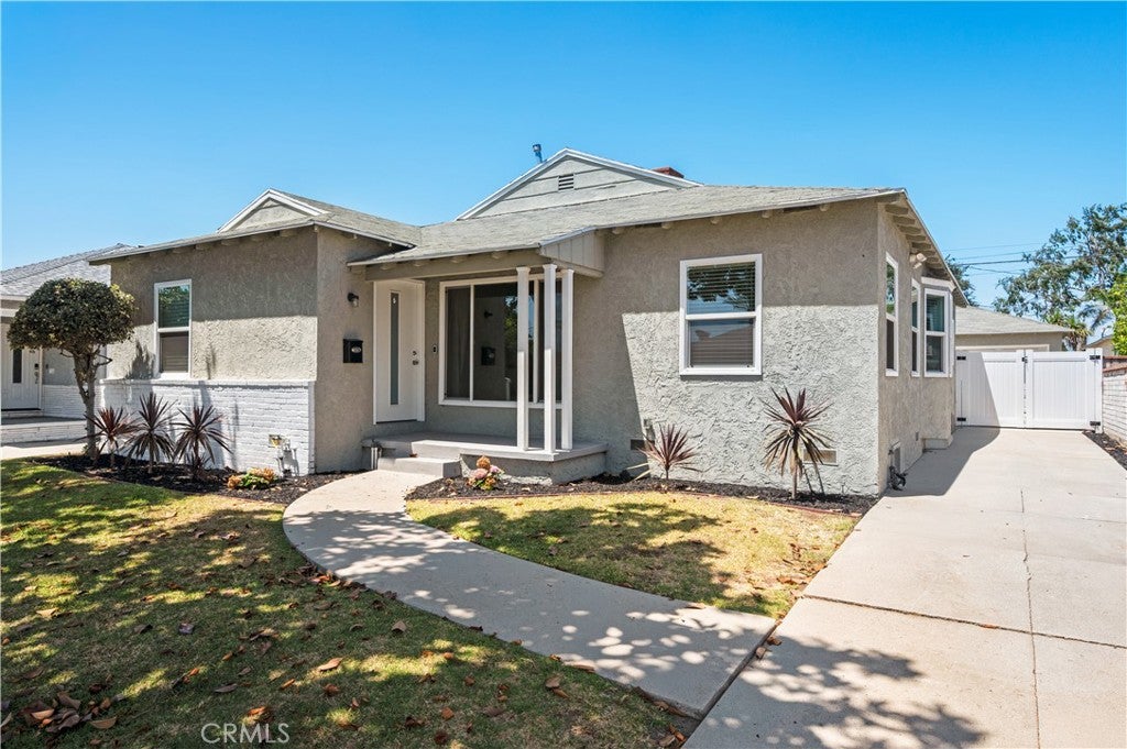 2715 W Hardy Street
