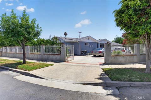 Photo of 14243 Community Street ST, Van Nuys, CA 91402 (MLS # GD26156582)