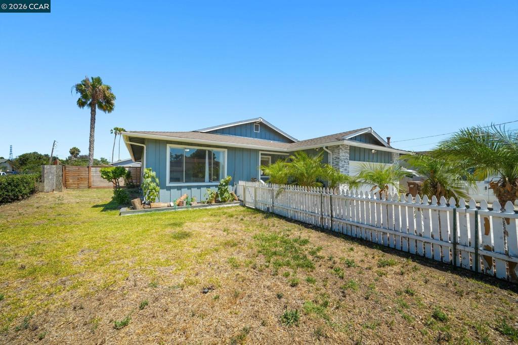 1 N Lake Cir