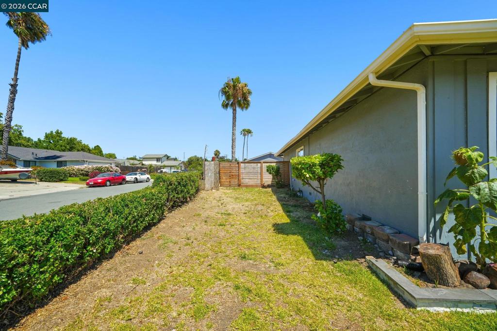 1 N Lake Cir