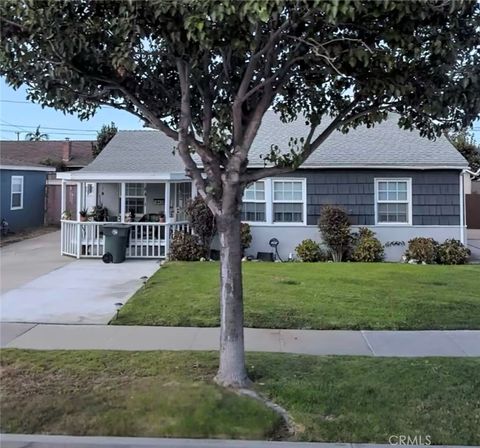 Photo of 18435 Saint Andrews Pl, Torrance, CA 90504 (MLS # OC25275267)