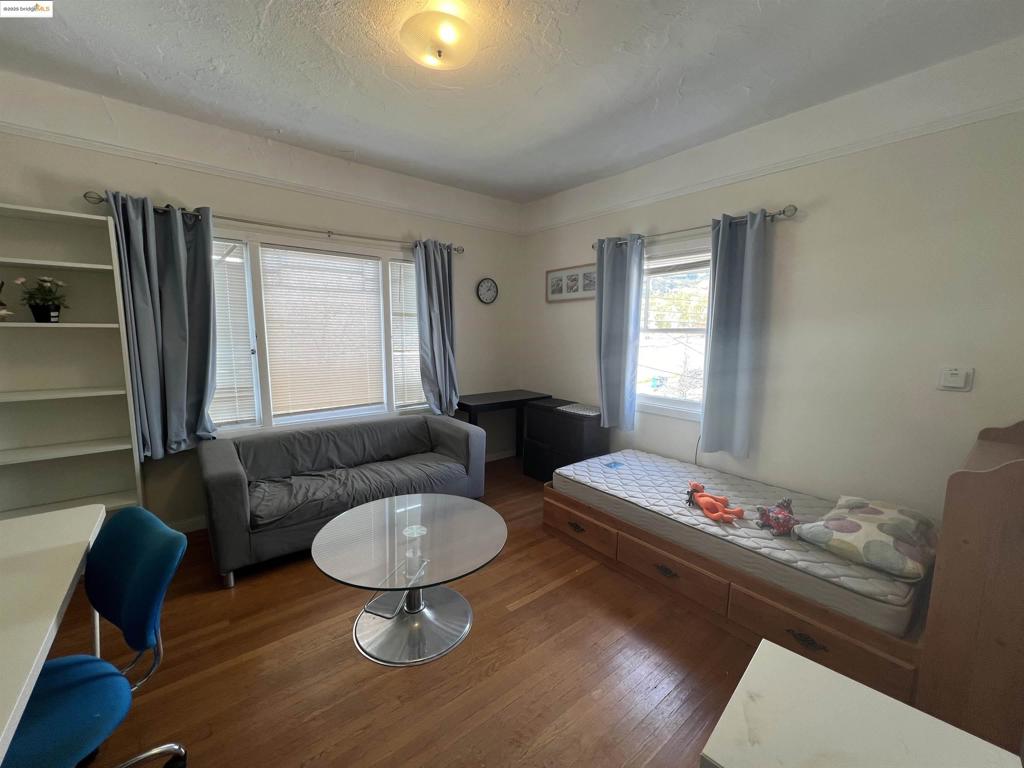 CENTRALBEY - Residential Lease