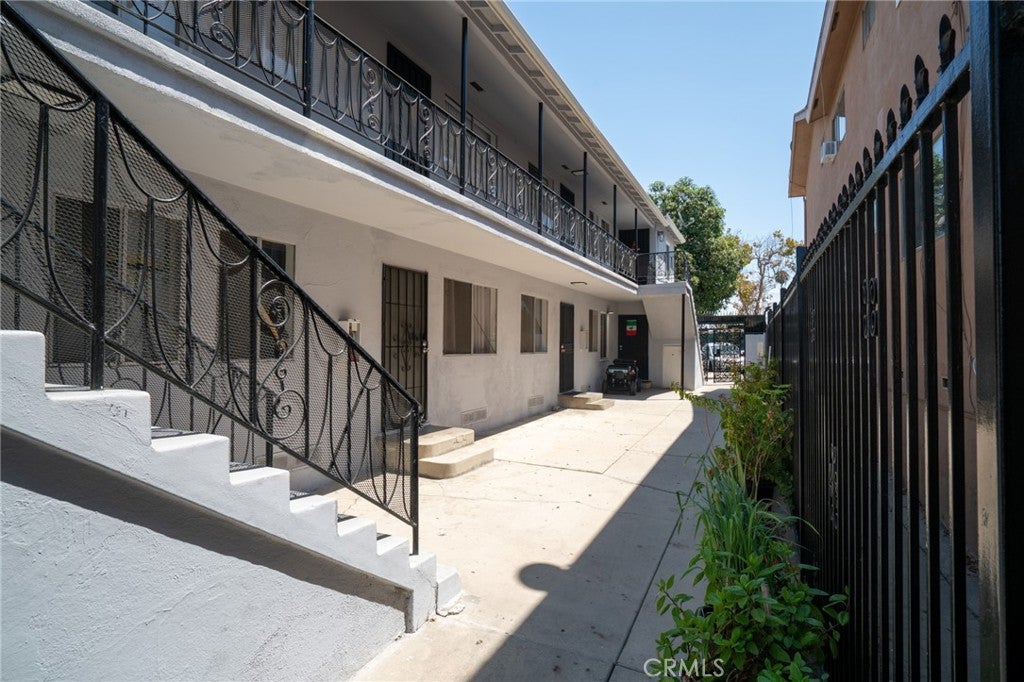 1425 Cedar Avenue