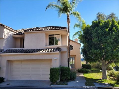 Photo of 1904 Caminito De La Luna, Glendale, CA 91208 (MLS # AR25252081)
