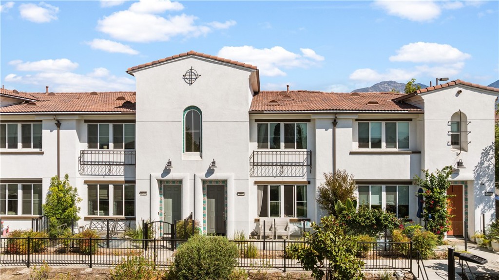 Prime Upland location within walking distance to supermarkets, restaurants, and shops. This 2020-built townhouse offers 3 bedrooms, 2.5 bathrooms, and a spacious layout of 1,676 sqft. The first floor features an open living and dining area with a guest bath, while upstairs includes the primary suite, two additional bedrooms, and a versatile loft. Located in a highly rated school district, this home combines comfort, convenience, and a functional floor plan an exceptional find in the $600k+ range. Don't miss out on the opportunity to purchase your dream home!
