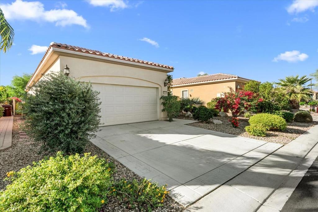 81543 Avenida De Baile