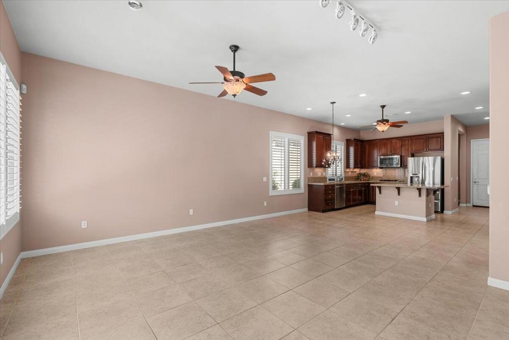 81543 Avenida De Baile