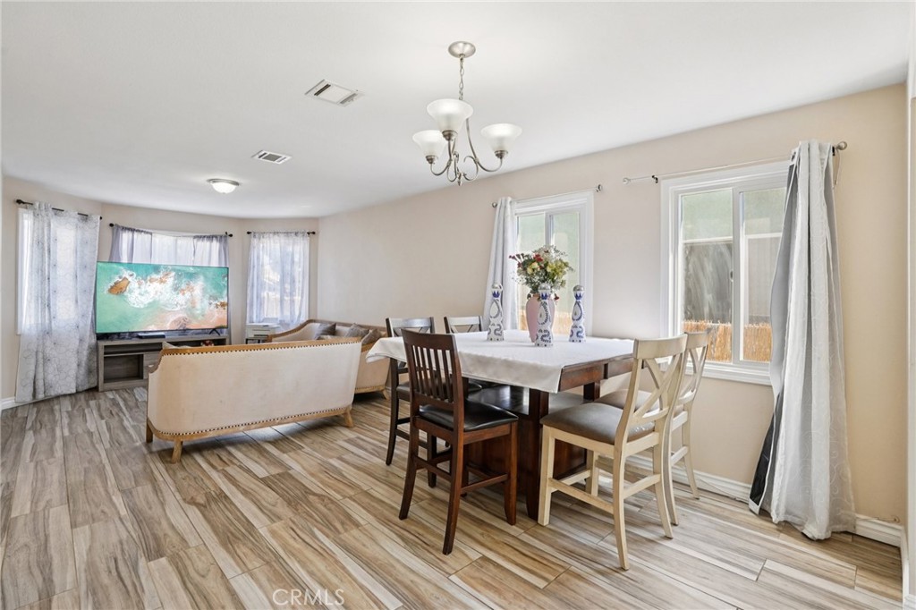 1782 W 36th