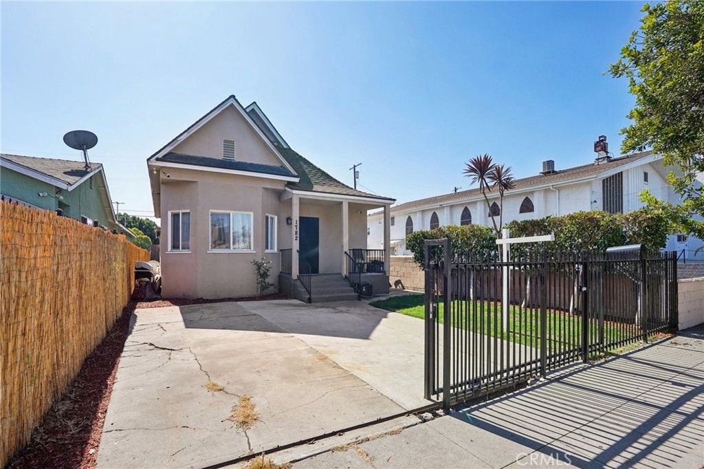 Photo of 1782 W 36th Pl Pl, Los Angeles, CA 90018 (MLS # PW25238340)
