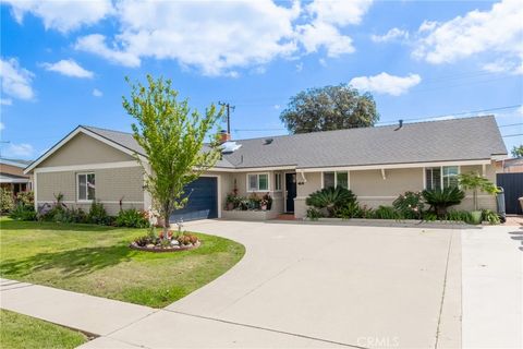 Photo of 122 N Carousel St, Anaheim, CA 92806 (MLS # PW26090867)