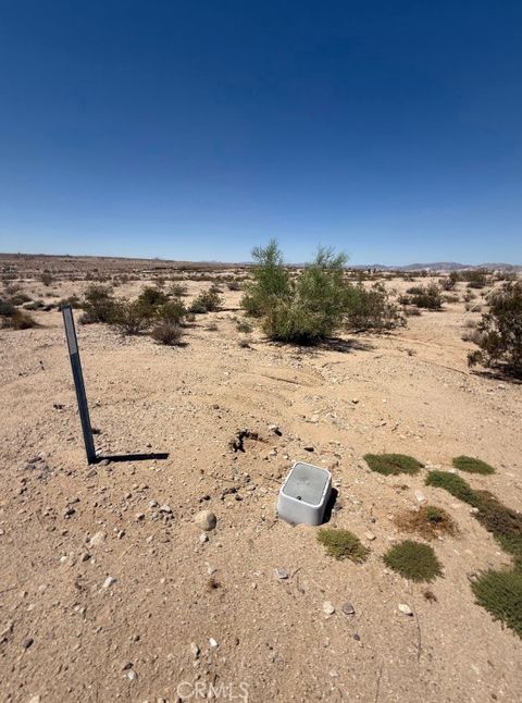 Photo of 0 Giant Rock Road, 29 Palms, CA 92277 (MLS # JT25156419) Photo of 0 Giant Rock Road, 29 Palms, CA 92277 (MLS # JT25156419)