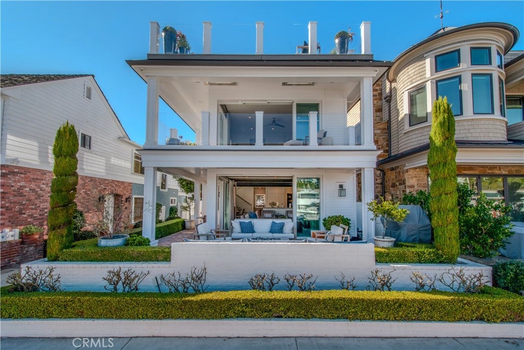 317 E Bay Front