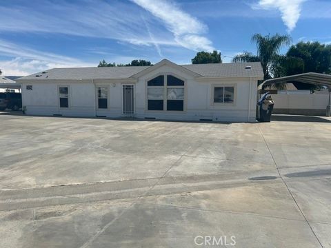 Photo of 41842 Acacia, Hemet, CA 92544 (MLS # SW26094661)