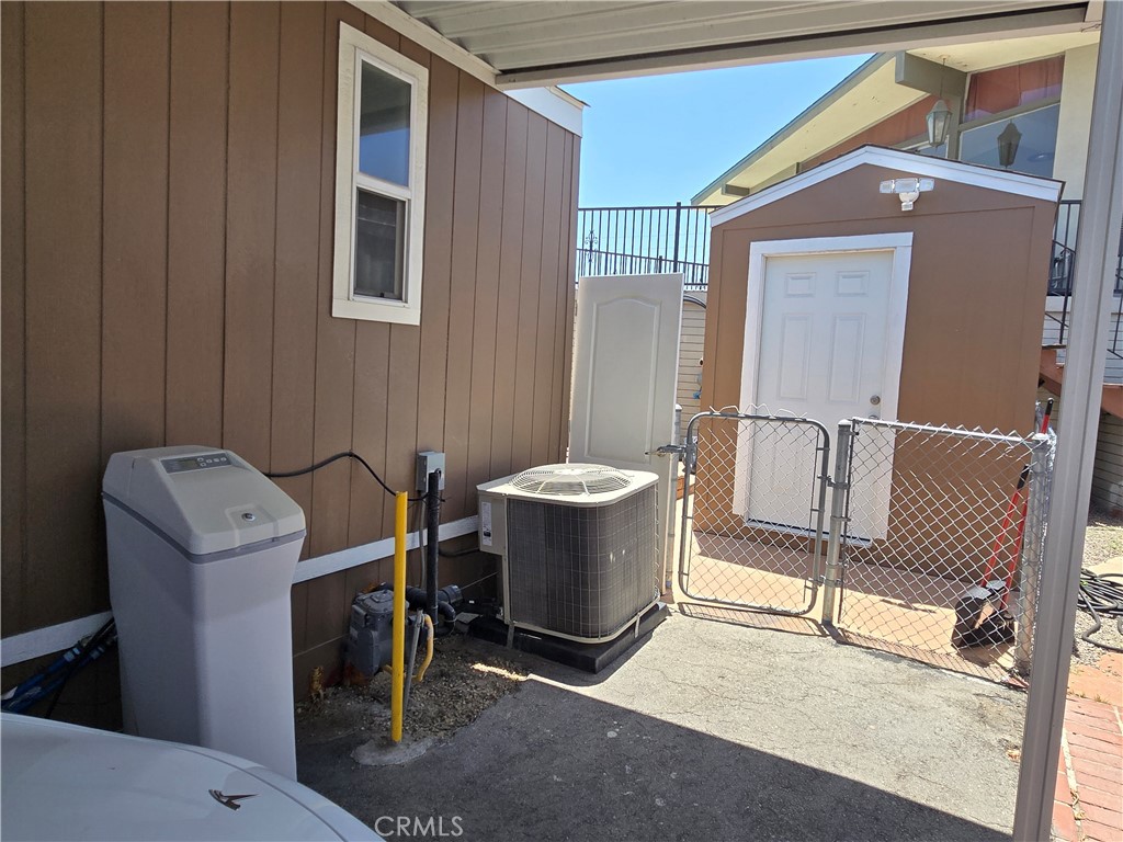 1731 W LAMBERT 61