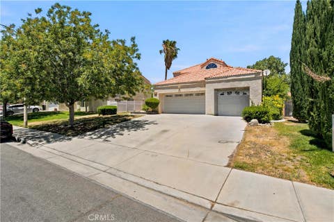 Photo of 4043 E Avenue R12, Palmdale, CA 93552 (MLS # DW26133139)