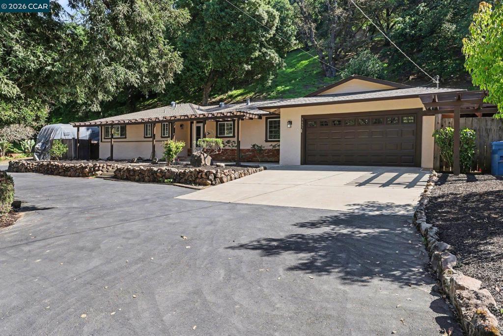1451 Franklin Canyon Rd