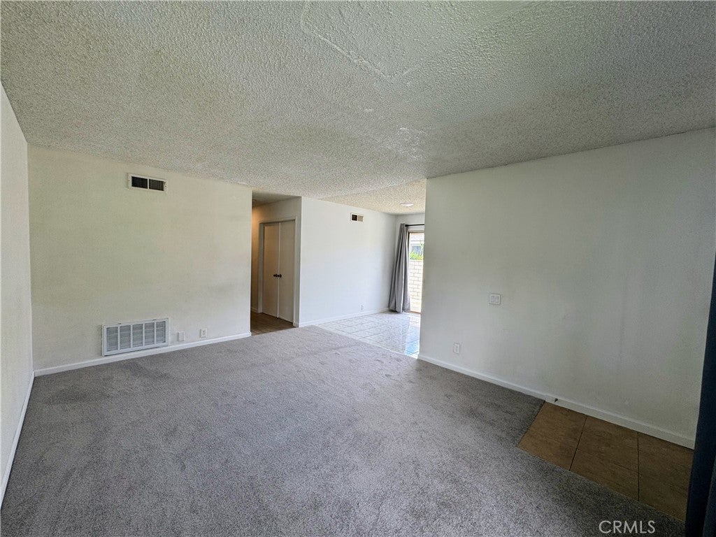 2109 Eveningside