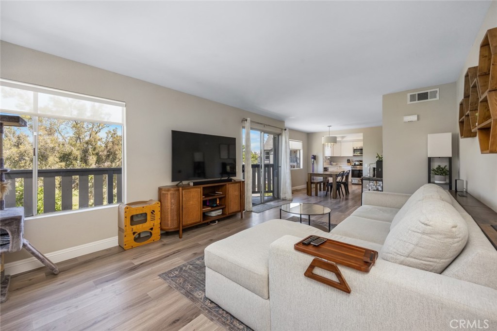 543 S Walnut Street 11