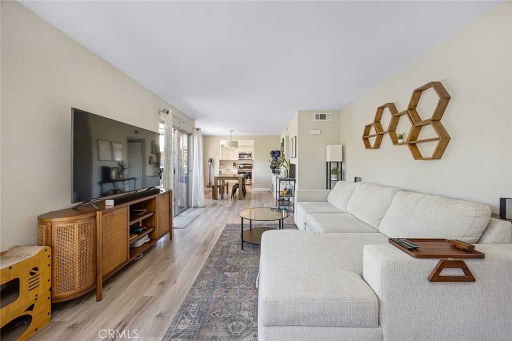 543 S Walnut Street 11
