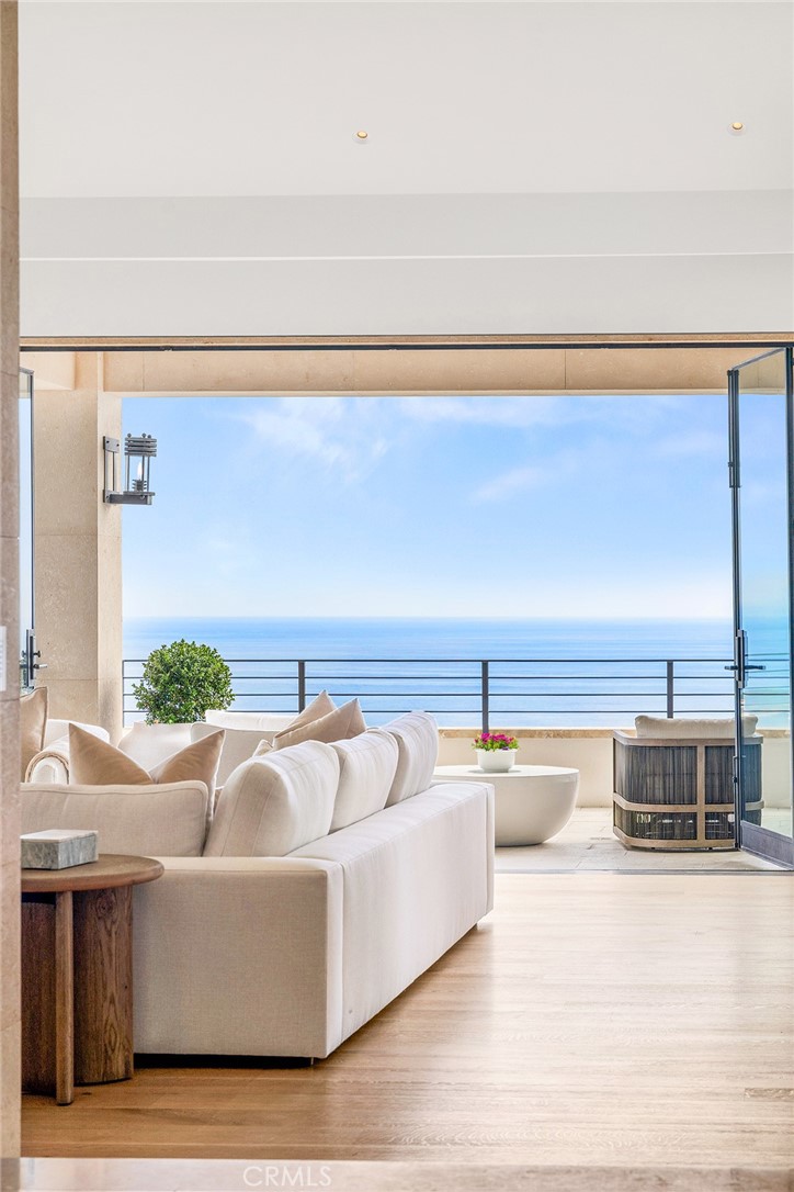1115 Emerald Bay