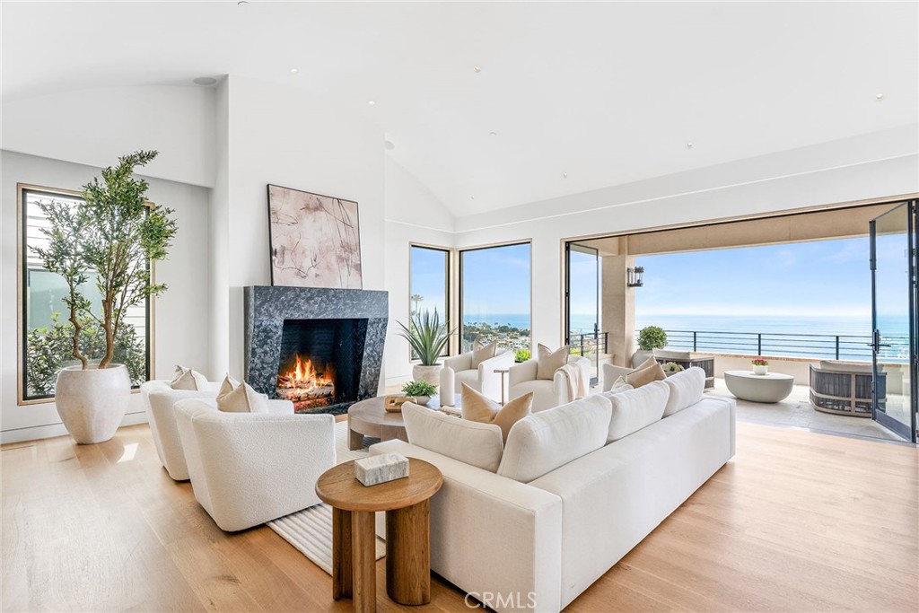 1115 Emerald Bay