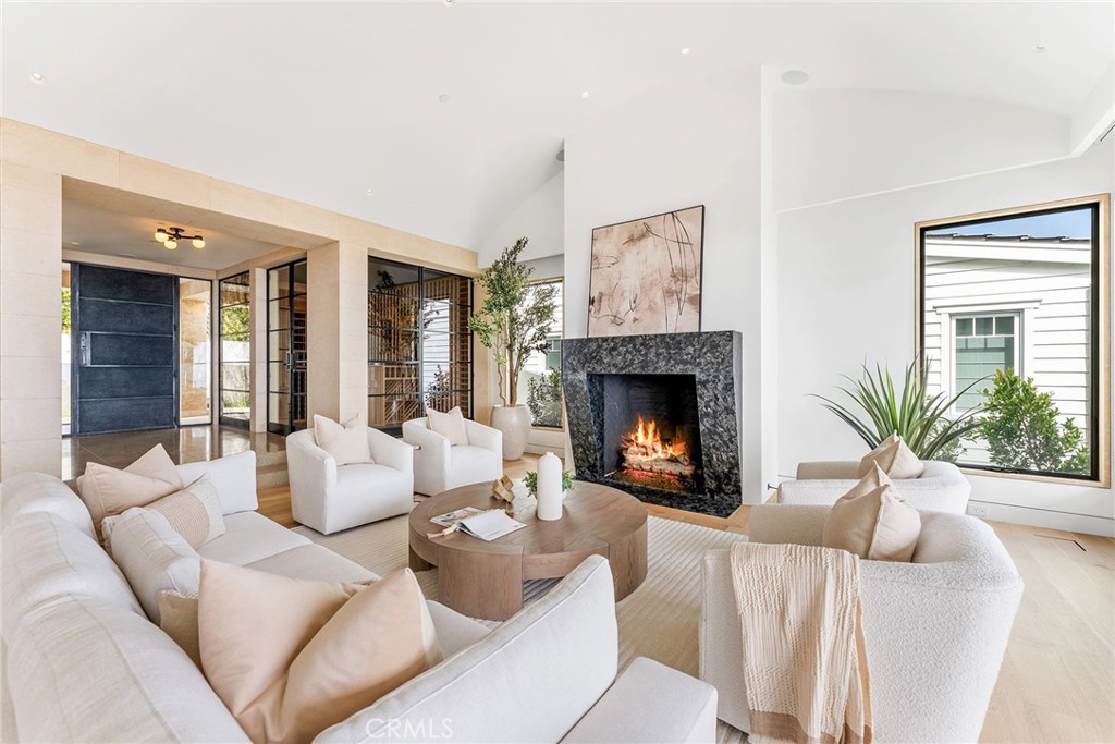 1115 Emerald Bay
