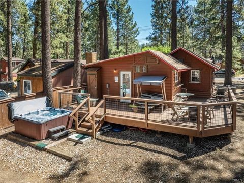 Photo of 450 Georgia Street, Big Bear, CA 92315 (MLS # 219143971DA)