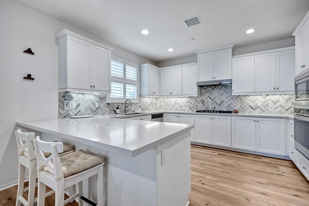 657 Gemstone Drive
