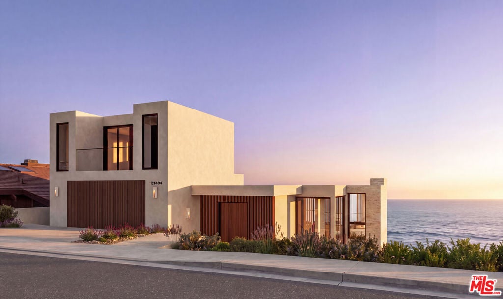 21484 Paseo Portola