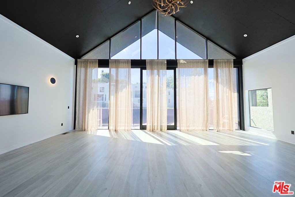 Photo of 2230 Glendale Boulevard, Los Angeles, CA 90039 (MLS # 26774695)