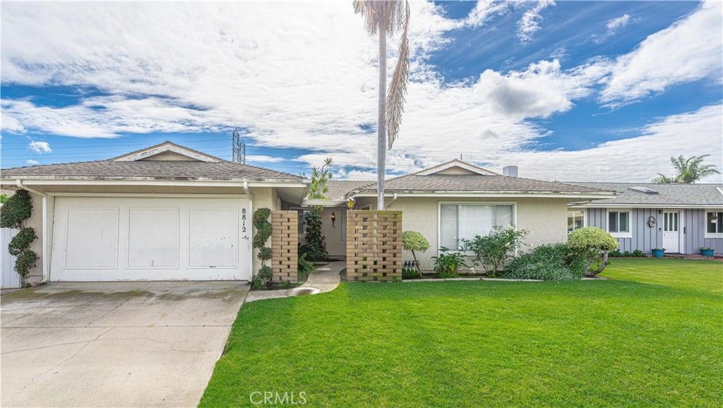 Photo of 8812 Elgin Cir, Huntington Beach, CA 92646 (MLS # OC25258901)