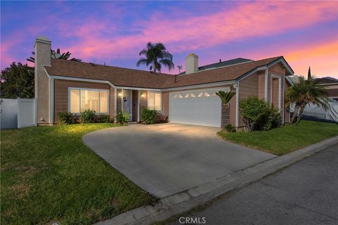 Photo of 28630 Newcastle Rd, Highland, CA 92346 (MLS # IG25253307)