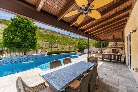 Photo of 35408 Oakridge Court, Lake Elsinore, CA 92532 (MLS # SW26095013)